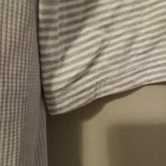 Suzanne Betro 4X Baseball Style Waffle Thermal Top Striped Sleeves in Beige - Picture 5 of 9